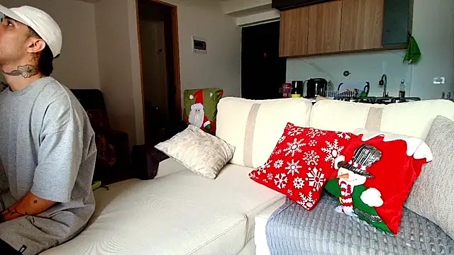 Snapshot of liorvante chatting on 12.19.25 liorvante online show from 12.19.25