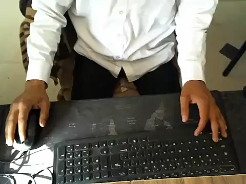 Snapshot of TwinklyBasket897 chatting on 02.03.26 TwinklyBasket897 online show from 02.03.26