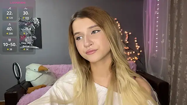 VikkiWittel online show from 12.18.25