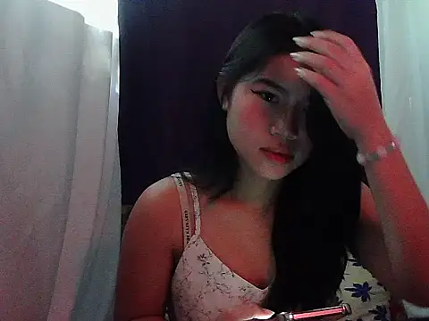 Snapshot of Allysonxx05 chatting on 02.08.26 Allysonxx05 online show from 02.08.26