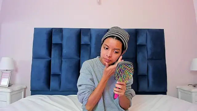 Snapshot of GrishaMochka chatting on 12.05.25 GrishaMochka online show from 12.05.25