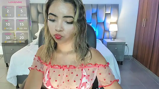 Snapshot of alana_martiins chatting on 04.05.26 alana martiins online show from 04.05.26