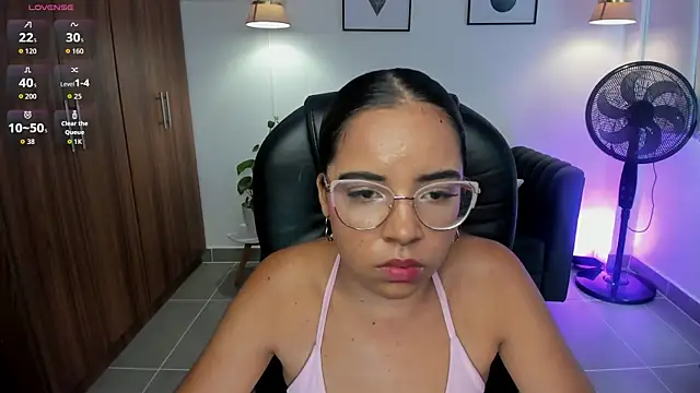 Snapshot of alana_martiins chatting on 06.04.26 alana martiins online show from 06.04.26