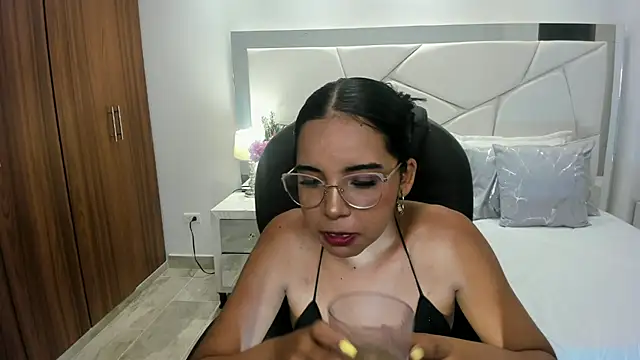Snapshot of alana_martiins chatting on 06.26.26 alana martiins online show from 06.26.26