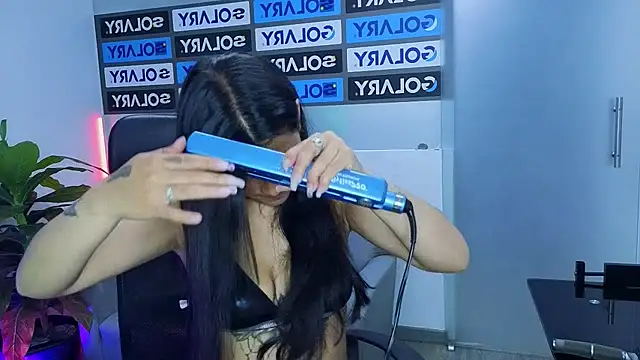 Snapshot of ScarlethJonz chatting on 12.16.25 ScarlethJonz online show from 12.16.25