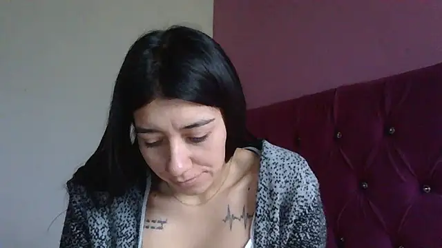 Snapshot of TaylorLove- chatting on 12.20.25 TaylorLove- online show from 12.20.25