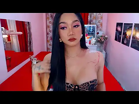 Snapshot of UrScreenGoddess chatting on 06.05.26 UrScreenGoddess online show from 06.05.26