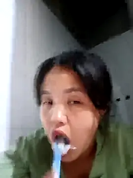 Snapshot of Pretty-haert chatting on 04.20.26 Pretty-haert online show from 04.20.26