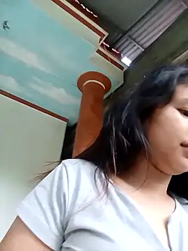 Snapshot of Pretty-haert chatting on 04.22.26 Pretty-haert online show from 04.22.26