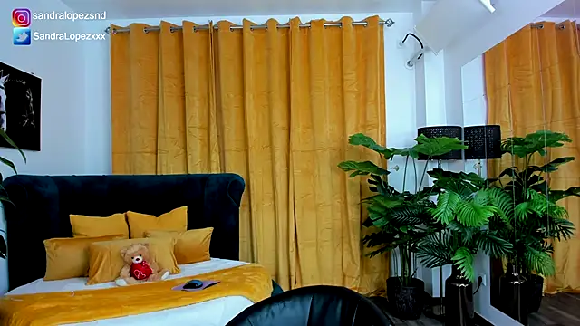 SandraLopezxx online show from 11.14.25