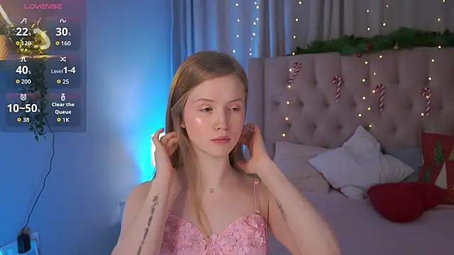 Snapshot of LilianHoward chatting on 01.11.26 LilianHoward online show from 01.11.26