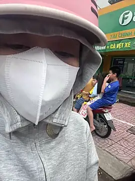 Snapshot of Mio_Nips chatting on 12.04.25 Mio Nips online show from 12.04.25