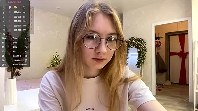 Snapshot of MargyDejong chatting on 12.18.25 MargyDejong online show from 12.18.25