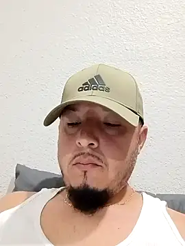 Snapshot of Lalin2323 chatting on 02.15.26 Lalin2323 online show from 02.15.26