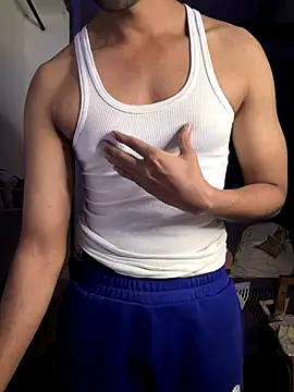 Snapshot of fitboy_xxx chatting on 12.03.25 fitboy xxx online show from 12.03.25