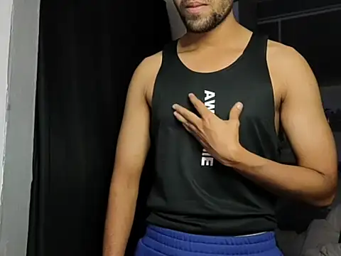 Snapshot of fitboy_xxx chatting on 12.13.25 fitboy xxx online show from 12.13.25