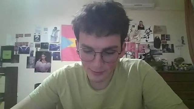Snapshot of leo_cutie chatting on 03.12.26 leo cutie online show from 03.12.26
