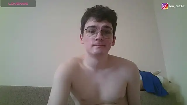 Snapshot of leo_cutie chatting on 03.17.26 leo cutie online show from 03.17.26