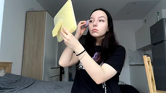 Snapshot of WhiteNoiseJoy chatting on 12.03.25 WhiteNoiseJoy online show from 12.03.25