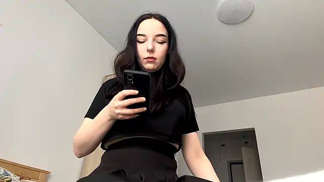 Snapshot of WhiteNoiseJoy chatting on 12.18.25 WhiteNoiseJoy online show from 12.18.25