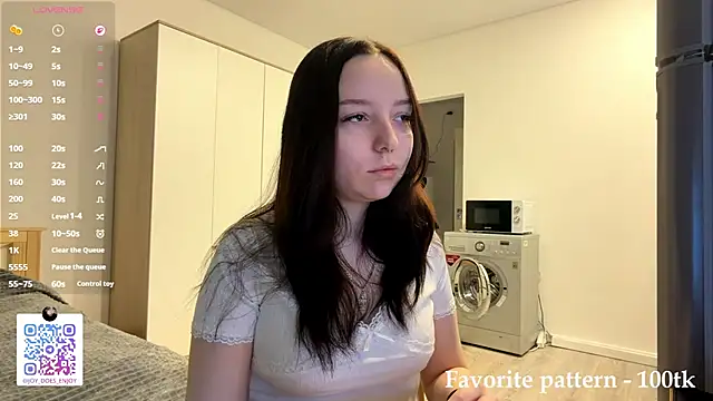 Snapshot of WhiteNoiseJoy chatting on 01.15.26 WhiteNoiseJoy online show from 01.15.26