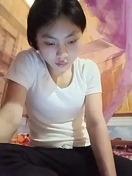 Snapshot of Hilary-123 chatting on 05.18.26 Hilary-123 online show from 05.18.26