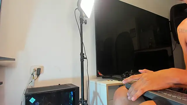 Snapshot of Latin_boys79 chatting on 02.28.26 Latin boys79 online show from 02.28.26