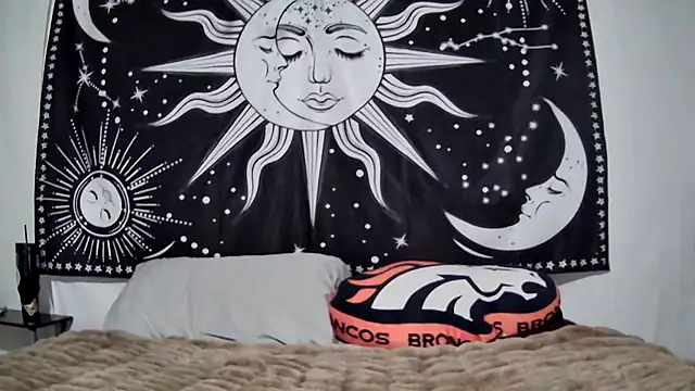 Snapshot of Maexoxo chatting on 02.04.26 Maexoxo online show from 02.04.26