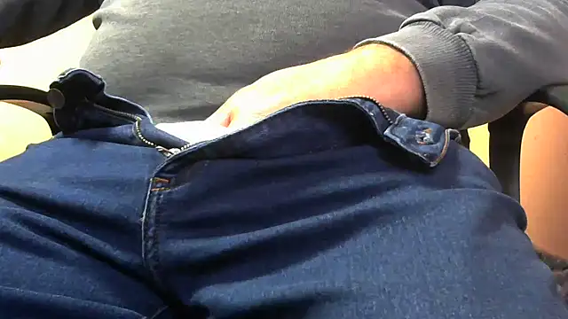 Snapshot of Yoghi65 chatting on 01.13.26 Yoghi65 online show from 01.13.26