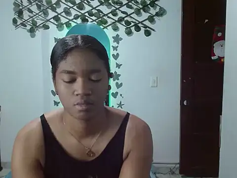 Snapshot of Andreaebony chatting on 12.18.25 Andreaebony online show from 12.18.25