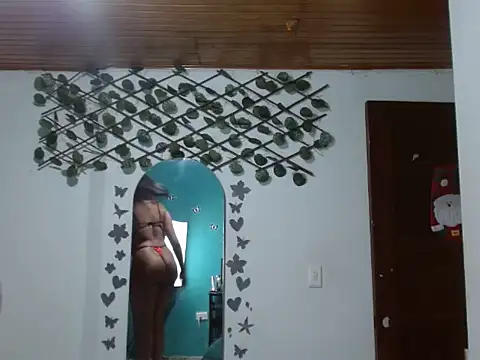 Snapshot of Andreaebony chatting on 12.20.25 Andreaebony online show from 12.20.25