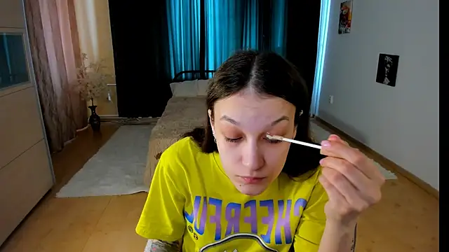 KrisDoeil online show from 04.23.26