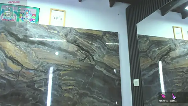 Snapshot of Evy_connor chatting on 12.17.25 Evy connor online show from 12.17.25