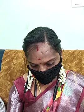 Snapshot of Tamil_Pallavi chatting on 04.27.26 Tamil Pallavi online show from 04.27.26