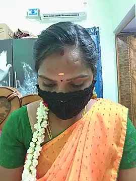 Snapshot of Tamil_Pallavi chatting on 05.18.26 Tamil Pallavi online show from 05.18.26