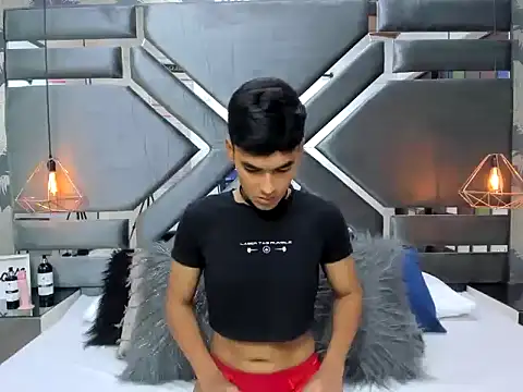 Snapshot of LittleNito chatting on 12.19.25 LittleNito online show from 12.19.25