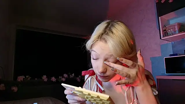 Snapshot of yape_anne chatting on 12.22.25 yape anne online show from 12.22.25