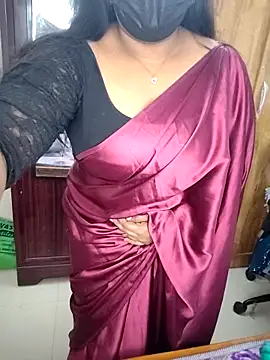 Snapshot of Tamil_Shara chatting on 04.21.26 Tamil Shara online show from 04.21.26