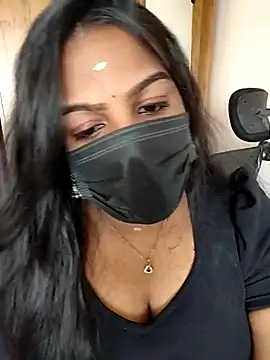Snapshot of Tamil_Shara chatting on 05.18.26 Tamil Shara online show from 05.18.26