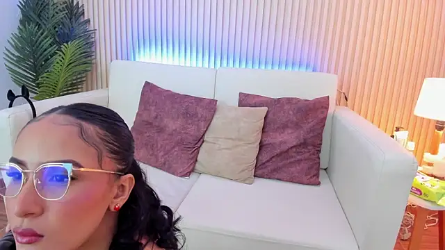 Samantha luv  online show from 12.16.25