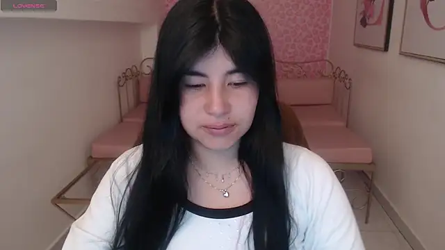 Nina harpper  online show from 12.19.25