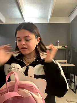 Snapshot of Camila_Duarte2 chatting on 12.05.25 Camila Duarte2 online show from 12.05.25