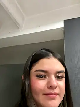 Snapshot of Camila_Duarte2 chatting on 12.20.25 Camila Duarte2 online show from 12.20.25