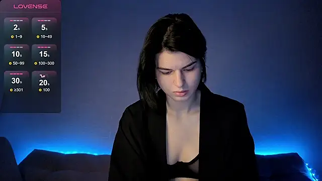 Snapshot of lololozhechka chatting on 12.13.25 lololozhechka online show from 12.13.25