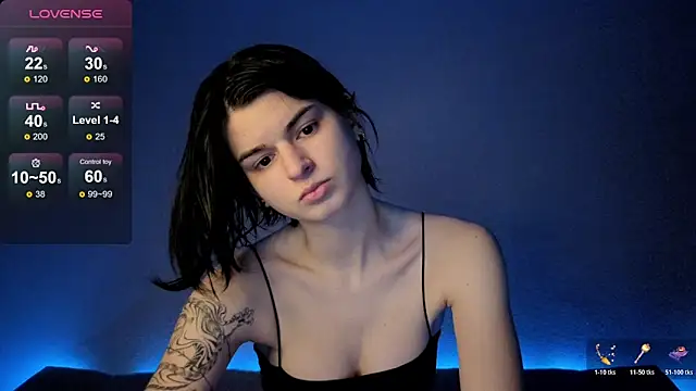 Snapshot of lololozhechka chatting on 12.21.25 lololozhechka online show from 12.21.25