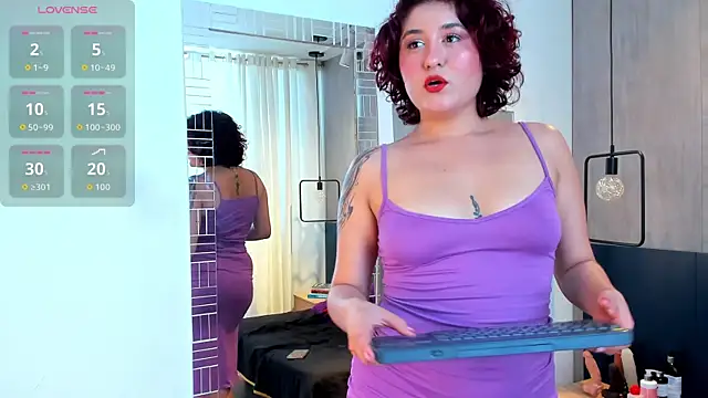 Snapshot of MissSavage_ chatting on 01.18.26 MissSavage online show from 01.18.26