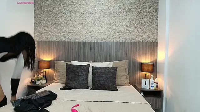 Snapshot of nicol_alvarez chatting on 01.11.26 nicol alvarez online show from 01.11.26