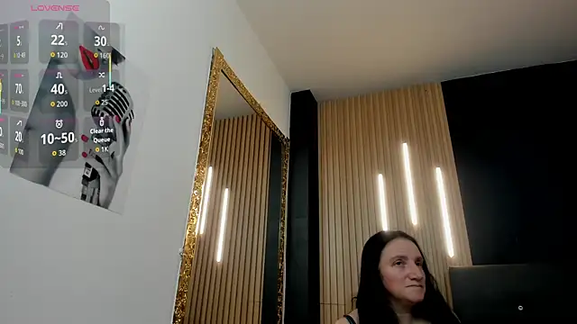 Snapshot of Andre_cloefoxx_ chatting on 12.19.25 Andre cloefoxx online show from 12.19.25