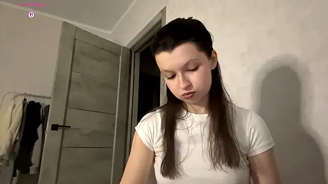 Snapshot of EllieBerrie chatting on 02.24.26 EllieBerrie online show from 02.24.26