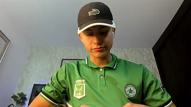 Snapshot of Lander_Cruz chatting on 04.21.26 Lander Cruz online show from 04.21.26